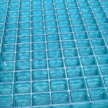 Moulded vs Pultruded GRP Grating: How to Choose the Right Type for Your Project